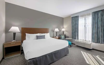 Photo 2 - Best Western Plus Executive Residency Marion