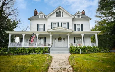 Photo 2 - Love Lane Bed & Breakfast