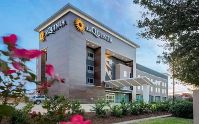 Photo 2 - La Quinta Inn & Suites by Wyndham Katy