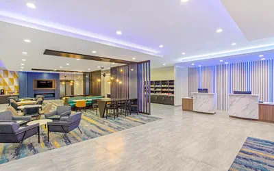 Photo 5 - La Quinta Inn & Suites by Wyndham Miramar Beach-Destin