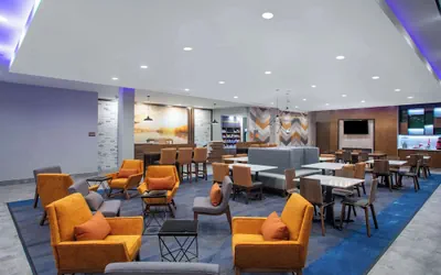 Photo 3 - La Quinta Inn & Suites by Wyndham Oxford