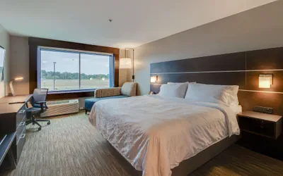 Photo 4 - Holiday Inn Express & Suites Union City by IHG