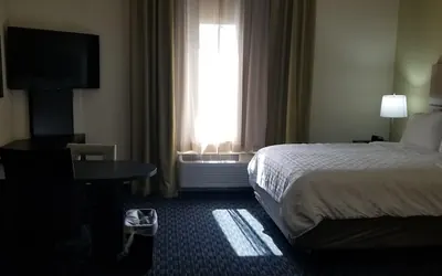 Photo 4 - Candlewood Suites Plano North by IHG