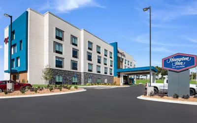 Photo 2 - Hampton Inn Batesville