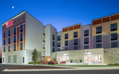 Photo 2 - Hilton Garden Inn Brunswick