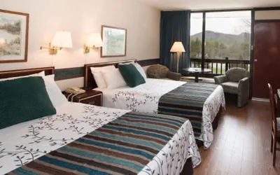 Photo 4 - Highland Manor Inn