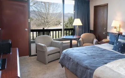 Photo 3 - Highland Manor Inn