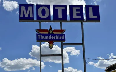 Photo 2 - Thunderbird Motel Hillsboro