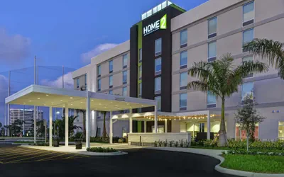 Photo 2 - Home2 Suites by Hilton West Palm Beach Airport, FL