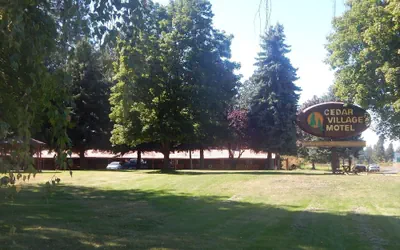 Cedar Village Motel
