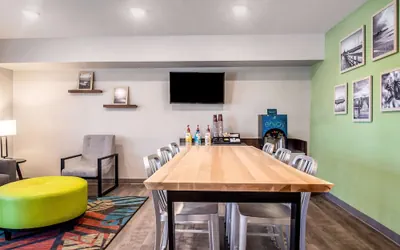 Photo 5 - WoodSpring Suites Naples West
