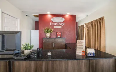 Photo 2 - Econo Lodge Needles