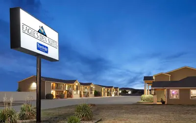 Photo 2 - Eagle's Den Suites Andrews a Travelodge by Wyndham