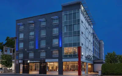 Photo 2 - Holiday Inn Express & Suites Jersey City - Holland Tunnel by IHG