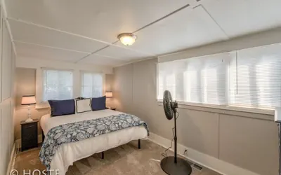 Photo 3 - 3BR Of Downtown King Bed, Dining, Has It All!