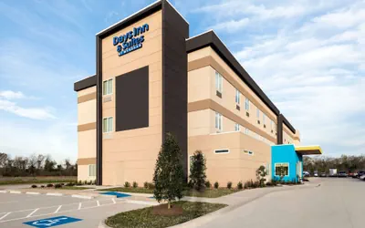 Photo 2 - Days Inn & Suites by Wyndham Beaumont West / I-10 & Walden
