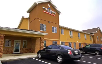 Photo 2 - White House Suites