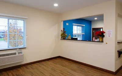 Photo 3 - White House Suites