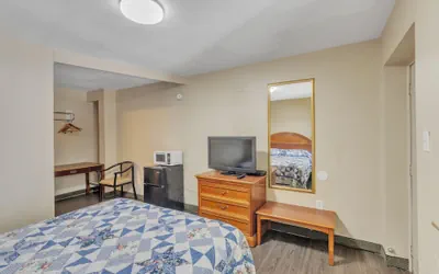 Photo 5 - Viking Motel