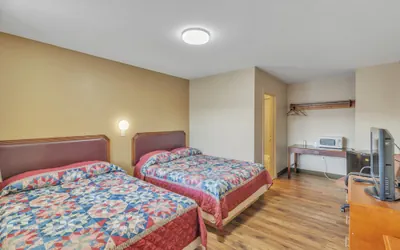 Photo 4 - Viking Motel
