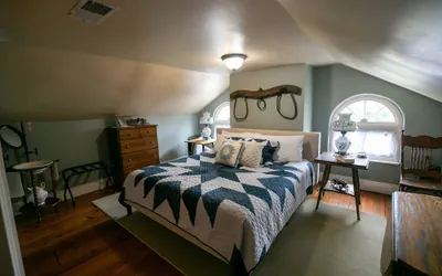 Photo 2 - Willard Richards Inn