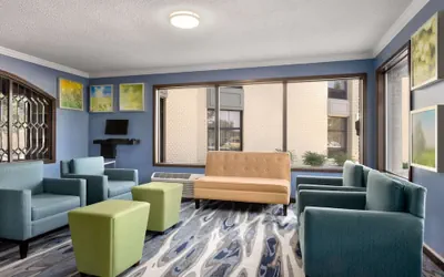 Photo 3 - Days Inn & Suites by Wyndham Merrillville