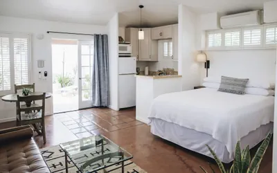 Photo 5 - Cottage Inn & Spa