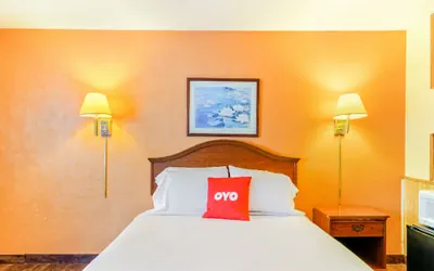 Photo 5 - OYO Hotel Downtown Peoria I-74