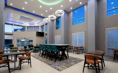 Photo 4 - Hampton Inn & Suites Gilroy