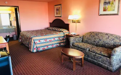 Photo 4 - Regency Inn