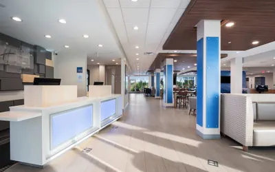 Photo 2 - Holiday Inn Express & Suites Chicago - Hoffman Estates by IHG