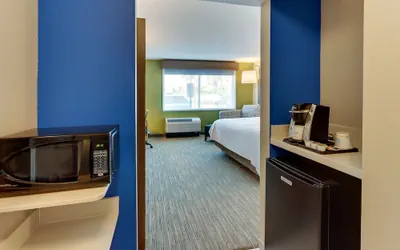 Photo 4 - Holiday Inn Express & Suites Roanoke – Civic Center by IHG