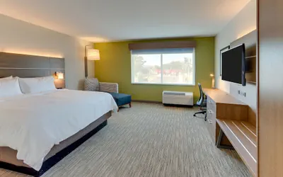 Photo 5 - Holiday Inn Express & Suites Roanoke – Civic Center by IHG