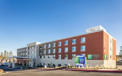 Photo 2 - Holiday Inn Express & Suites Bend South by IHG