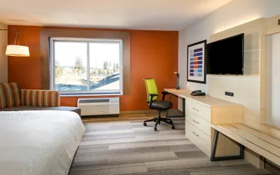 Photo 5 - Holiday Inn Express & Suites Bend South by IHG