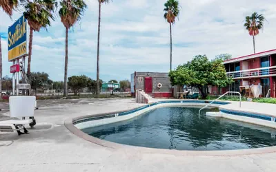 Photo 2 - OYO Hotel Alice TX Hwy 281 West