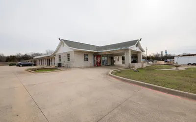 Photo 2 - OYO Hotel Decatur TX Hwy 287 Northwest