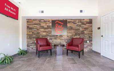 Photo 4 - Red Roof Inn Baytown