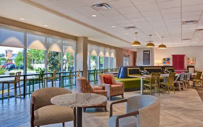 Photo 4 - Home2 Suites Naples I-75 Pine Ridge Road, FL