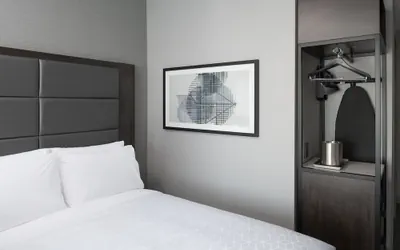 Photo 4 - Holiday Inn Express Boston Logan Airport - Revere by IHG