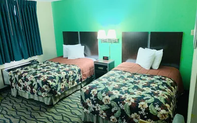 Photo 5 - Thunderbird Inn
