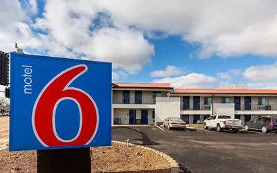 Photo 2 - Motel 6 Show Low, AZ
