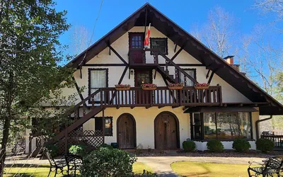 Photo 2 - Lily Creek Lodge