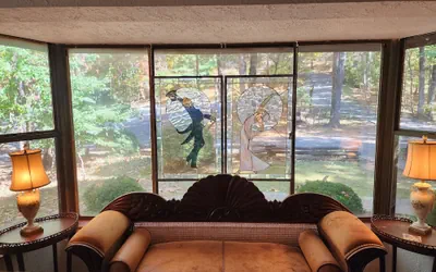 Photo 4 - Lily Creek Lodge