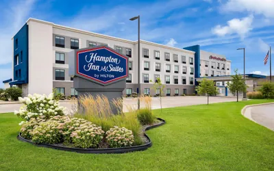 Photo 2 - Hampton Inn & Suites Pekin Peoria Area