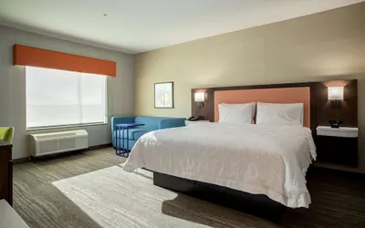 Photo 5 - Hampton Inn & Suites Indio