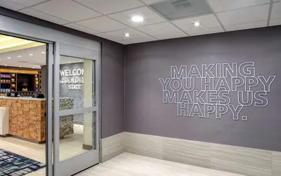 Photo 3 - Hampton Inn & Suites Indio