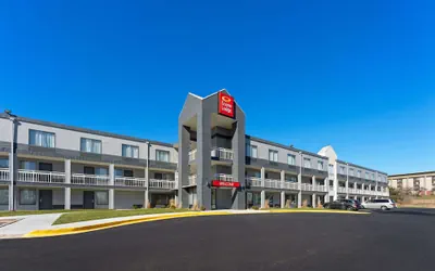 Photo 2 - Econo Lodge Rockford Casino Area