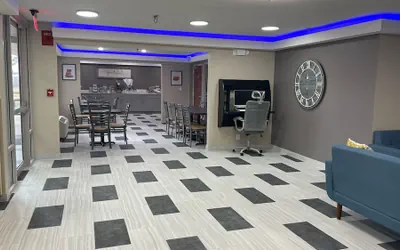 Photo 3 - Econo Lodge Rockford Casino Area