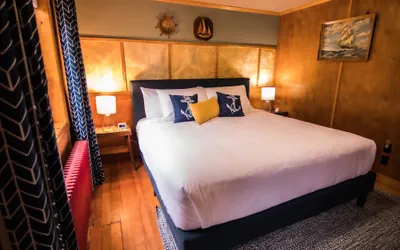 Photo 2 - Anchor Inn Resort